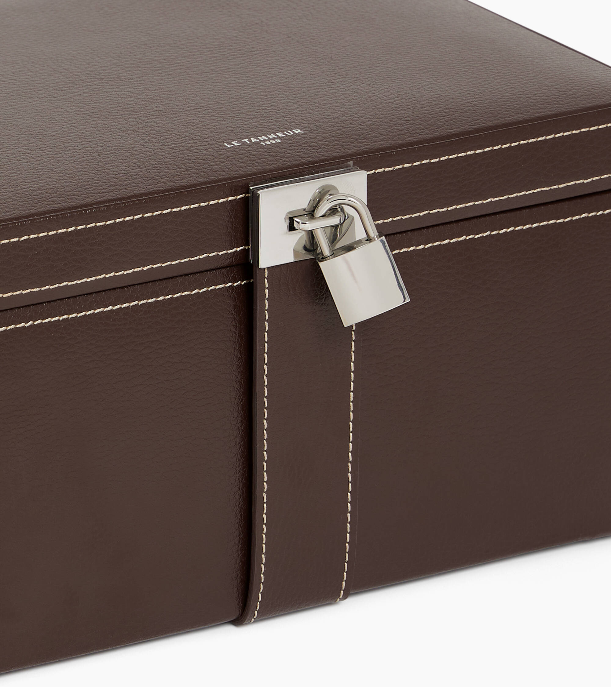 Large jewelry box in leather