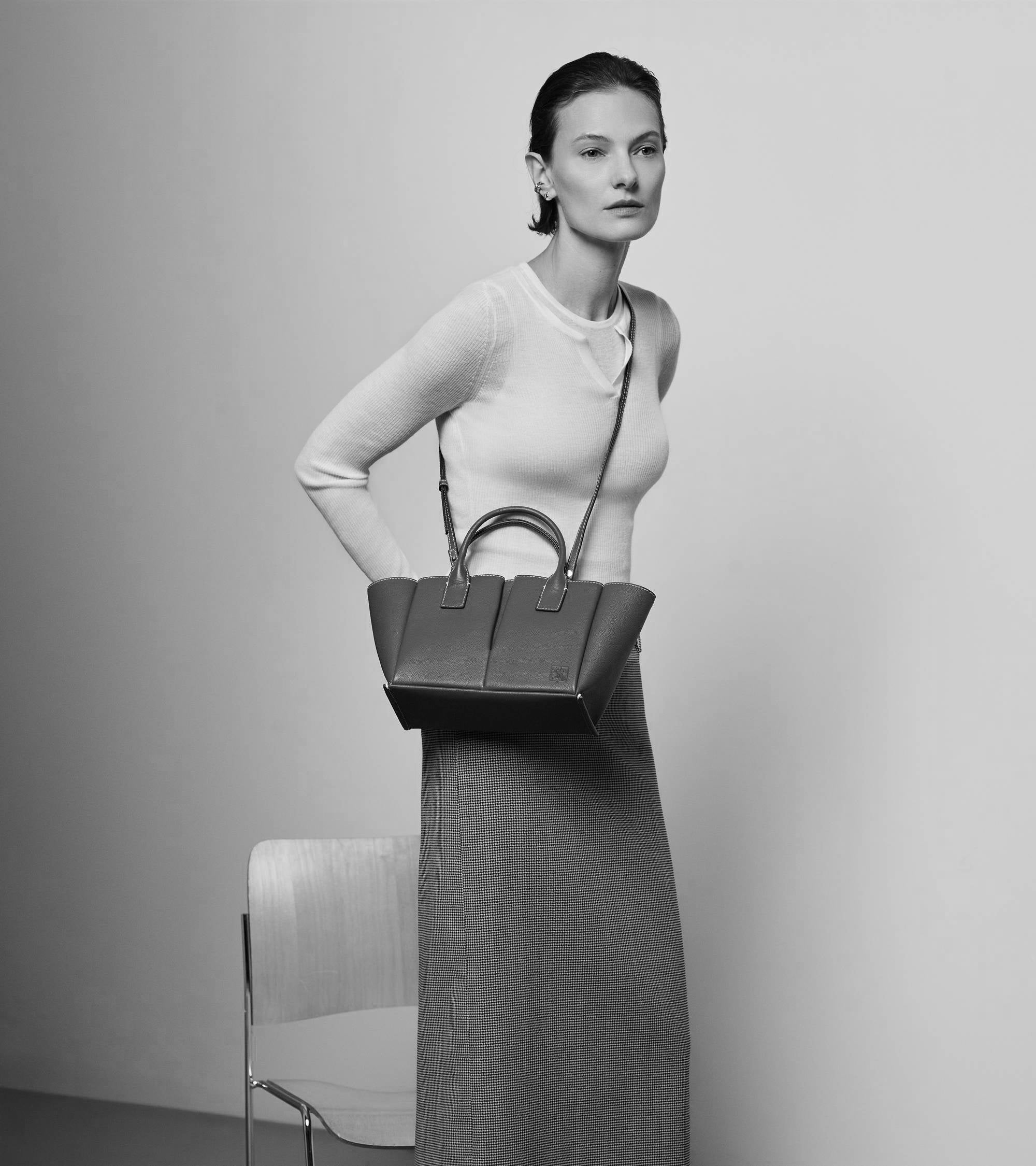 Elena small handbag in grained leather