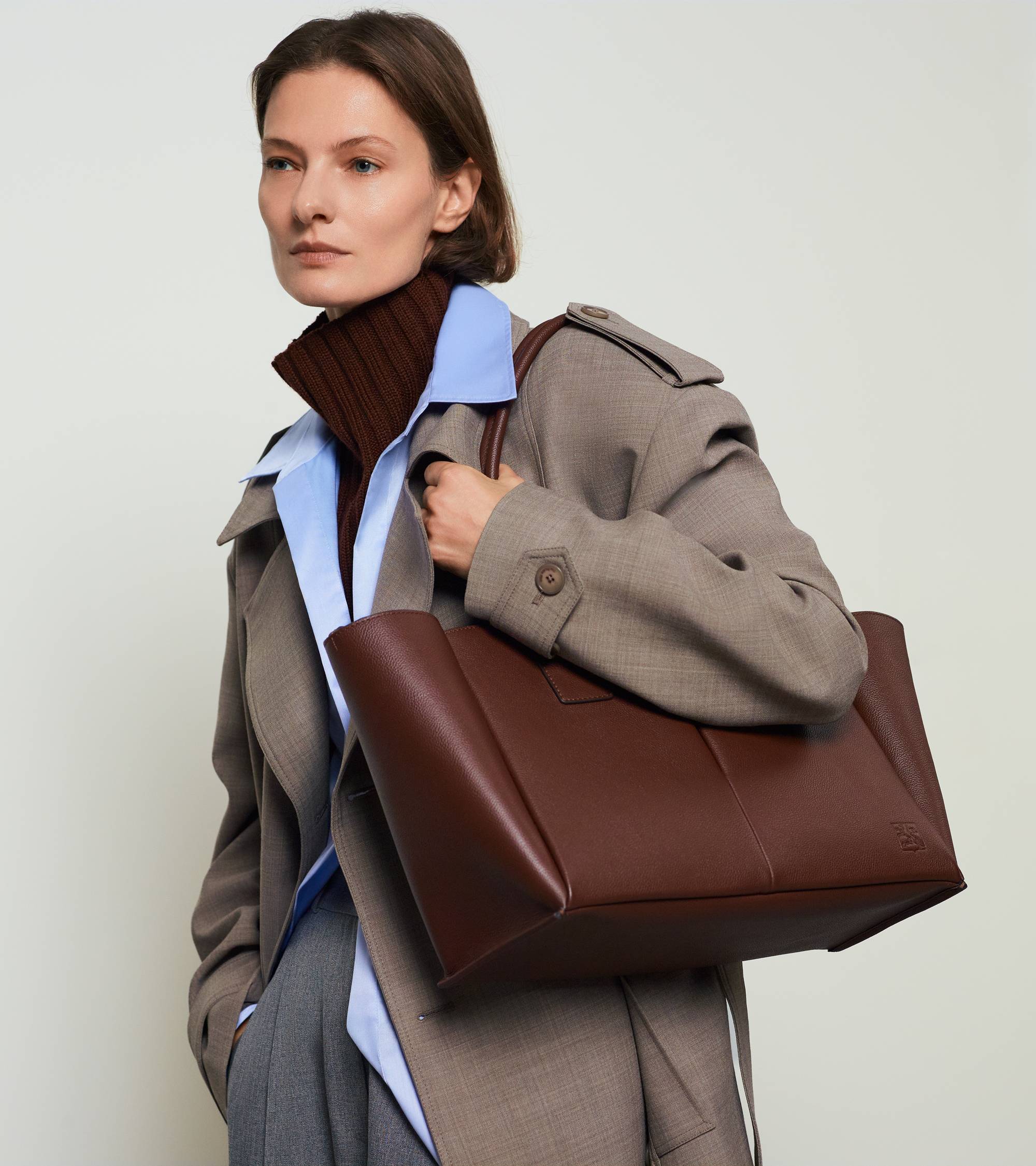 Elena large tote bag in grained leather