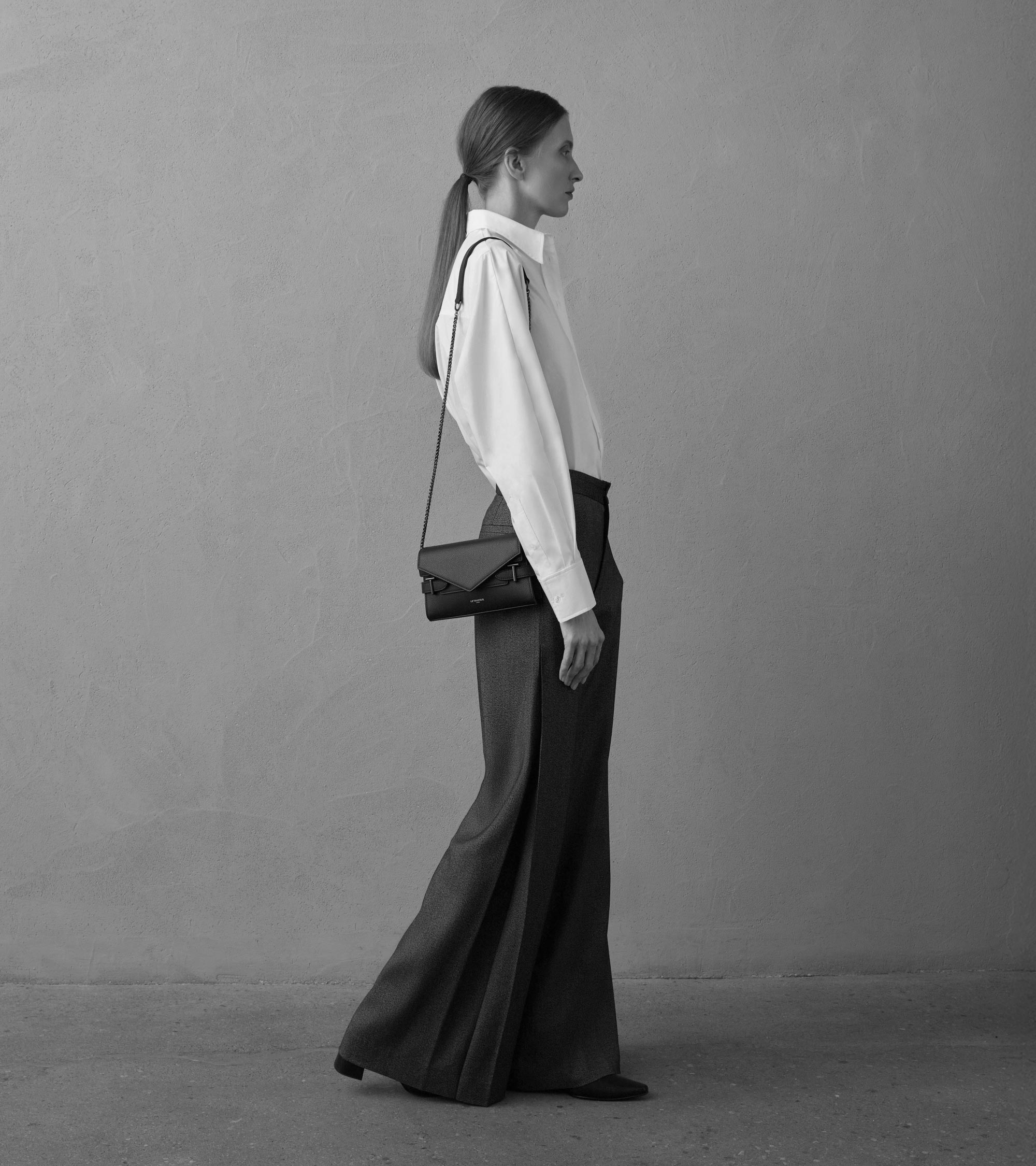 Emilie double flap small pouch in grained leather