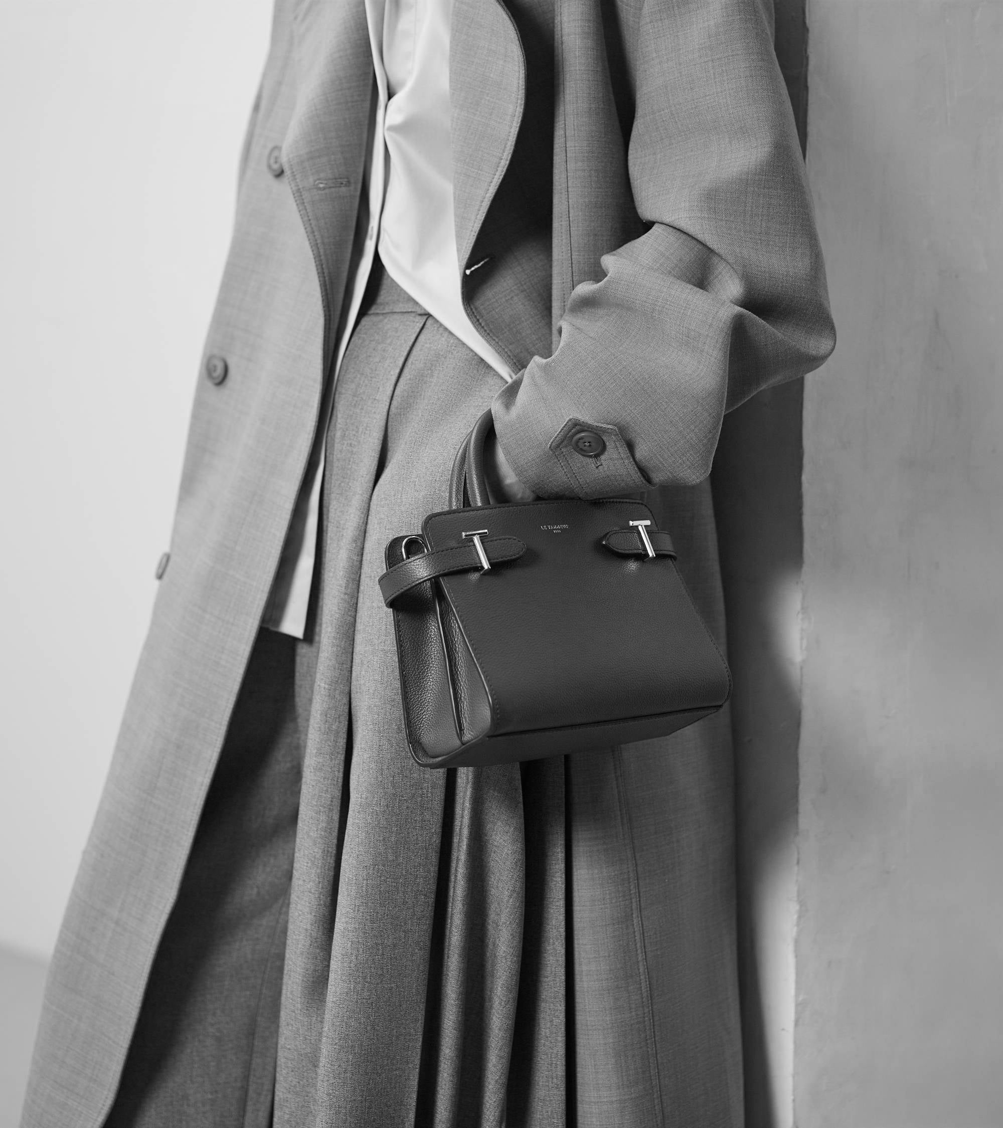 Kleine Handtasche Emilie aus genarbtem Leder mit Trageriemen