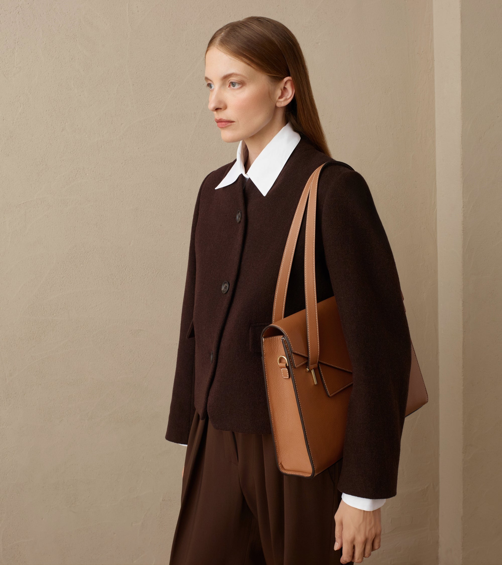 Porte documents double rabat porté épaule Emilie en cuir grainé