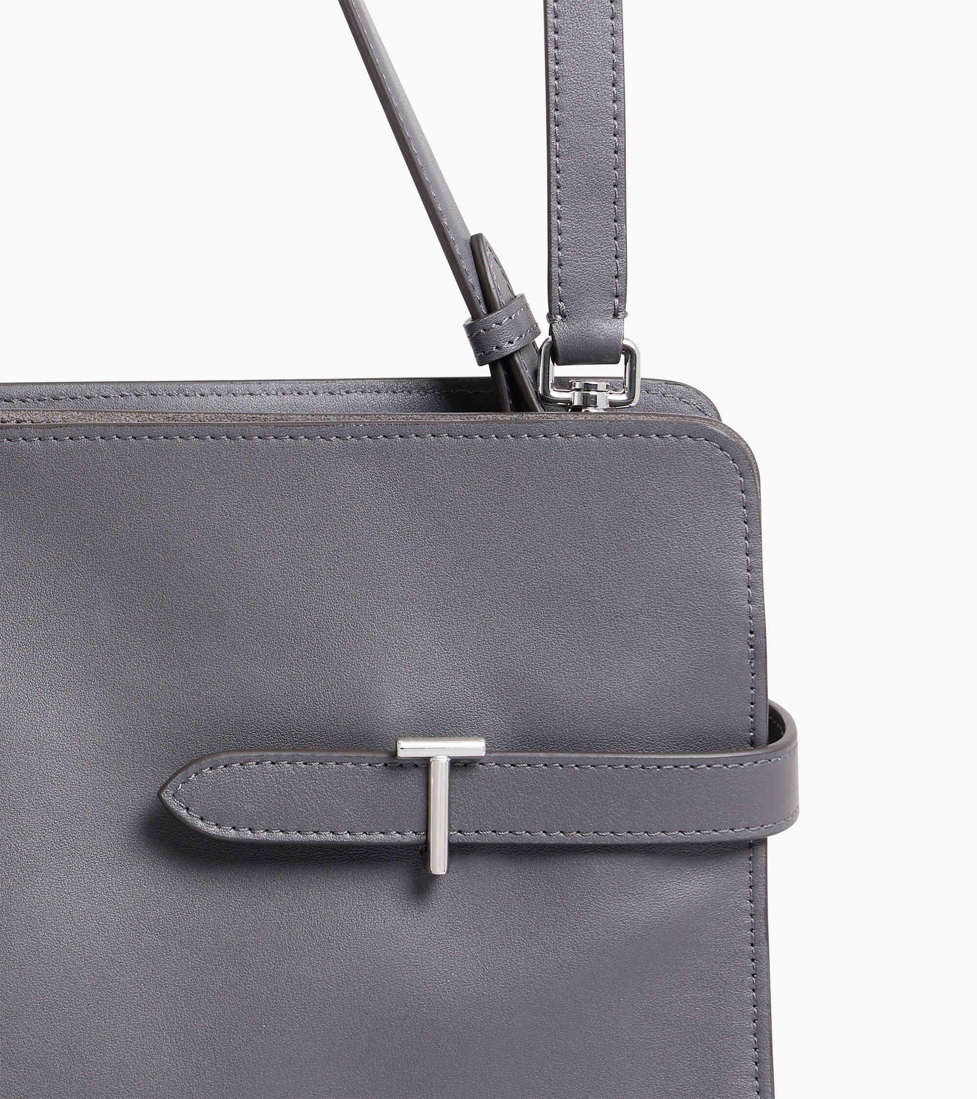 Bolsa de hombro modelo maxi Emie en cuero liso y ante