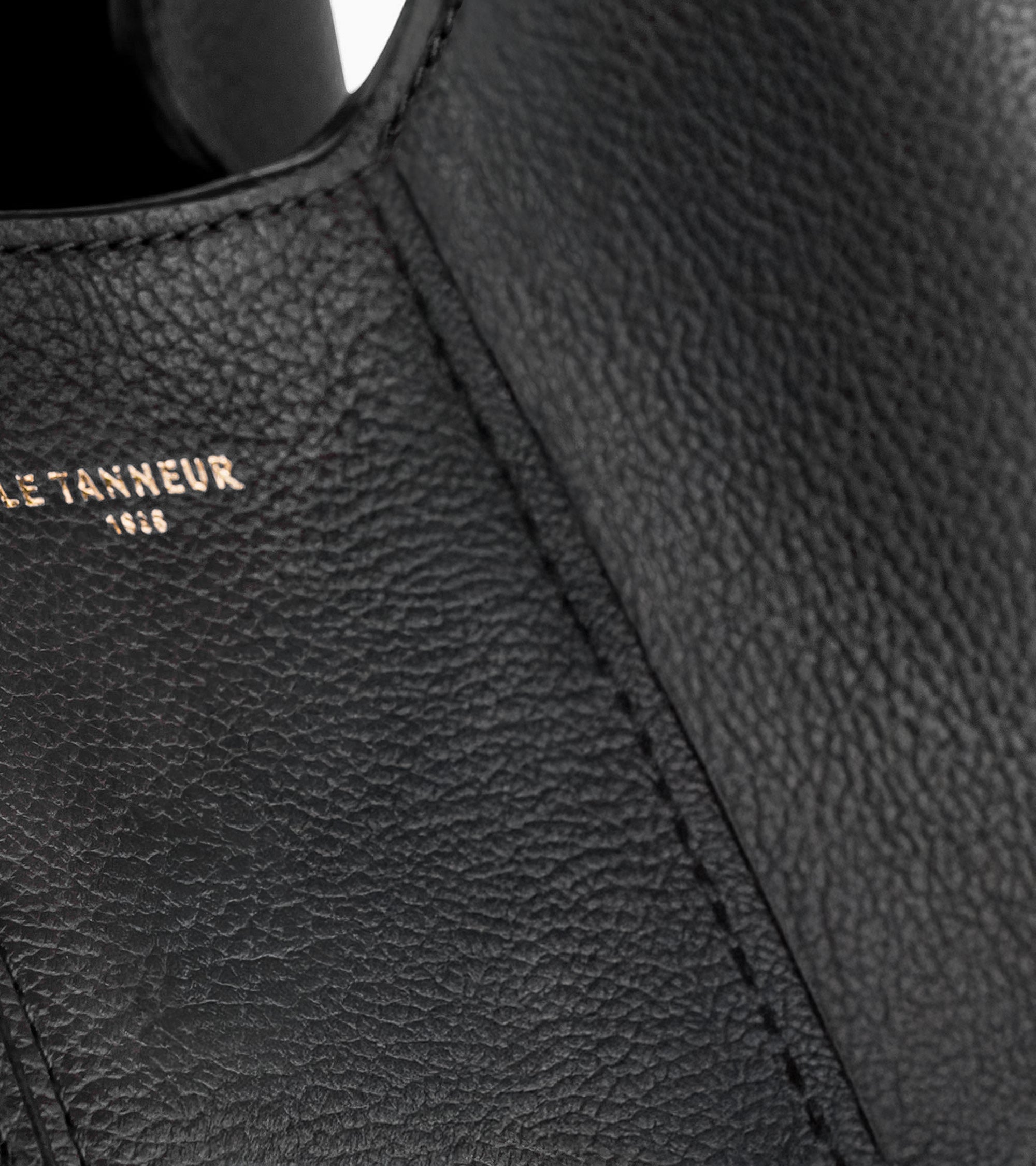 Juliette small handbag in grained leather