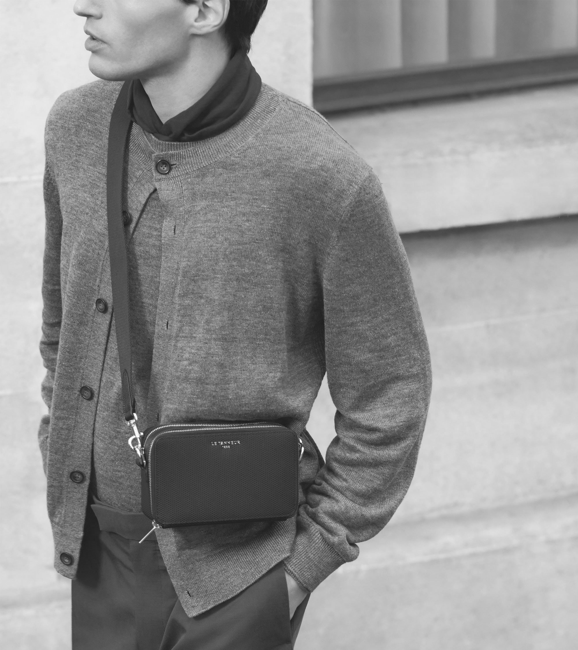 Emile small 2-compartment pouch in signature T leather
