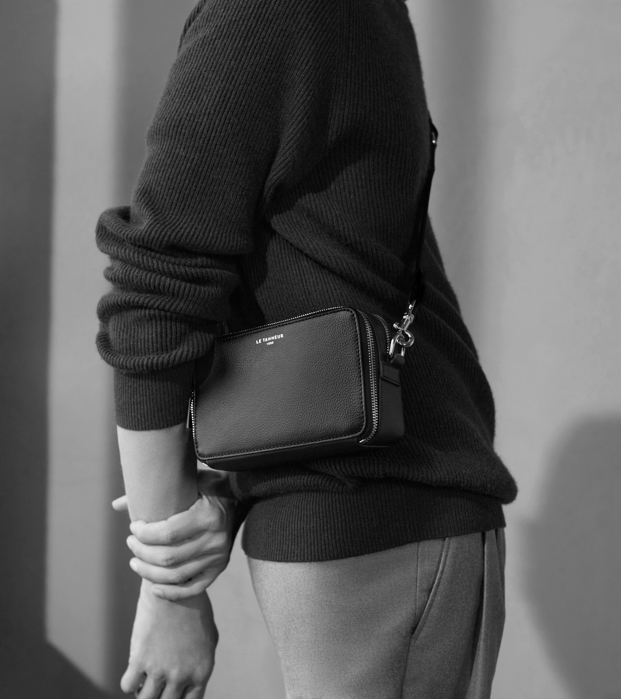 Emile small 2-compartment pouch in grained leather