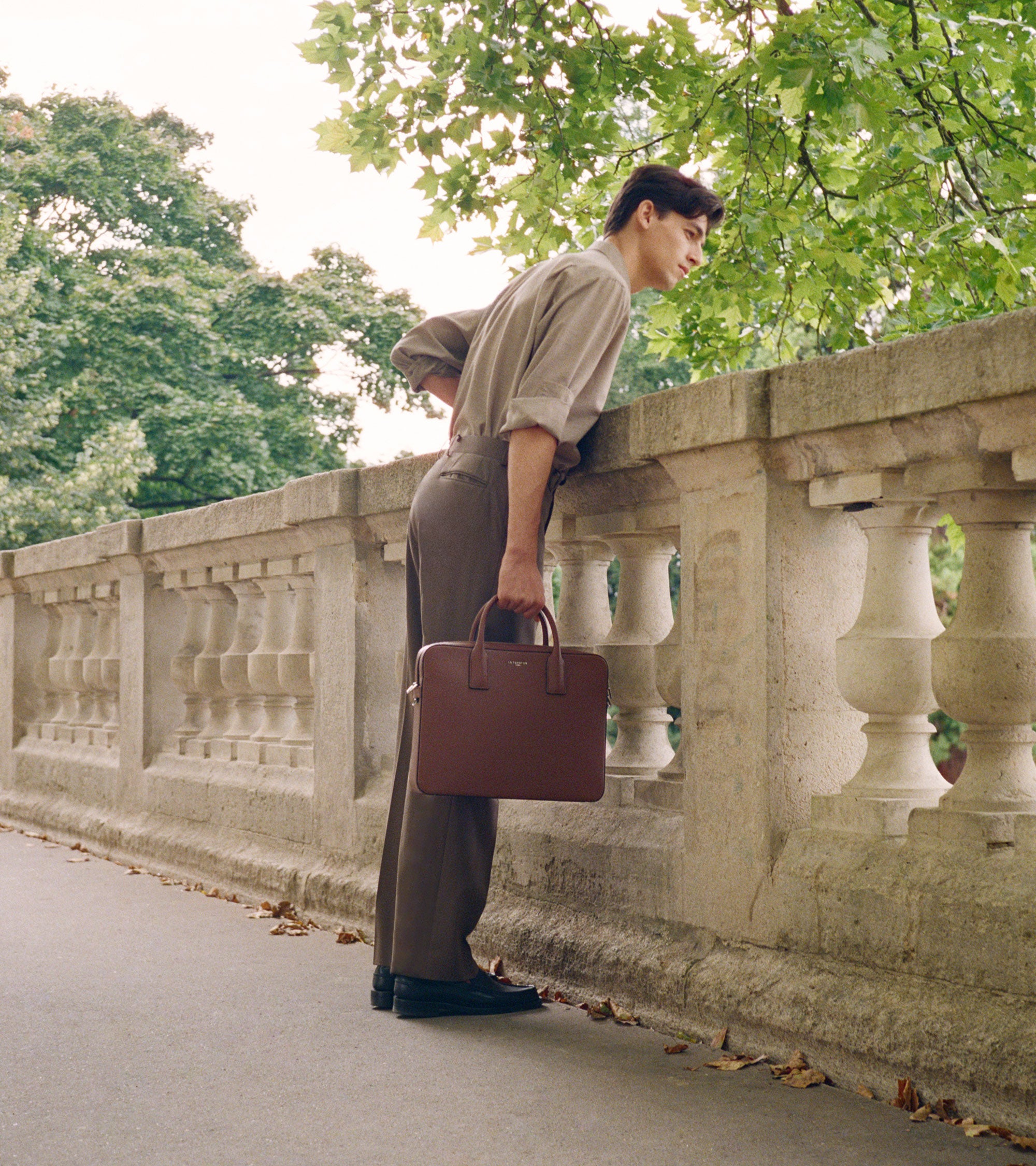 Emile slim, 14" briefcase in signature T leather