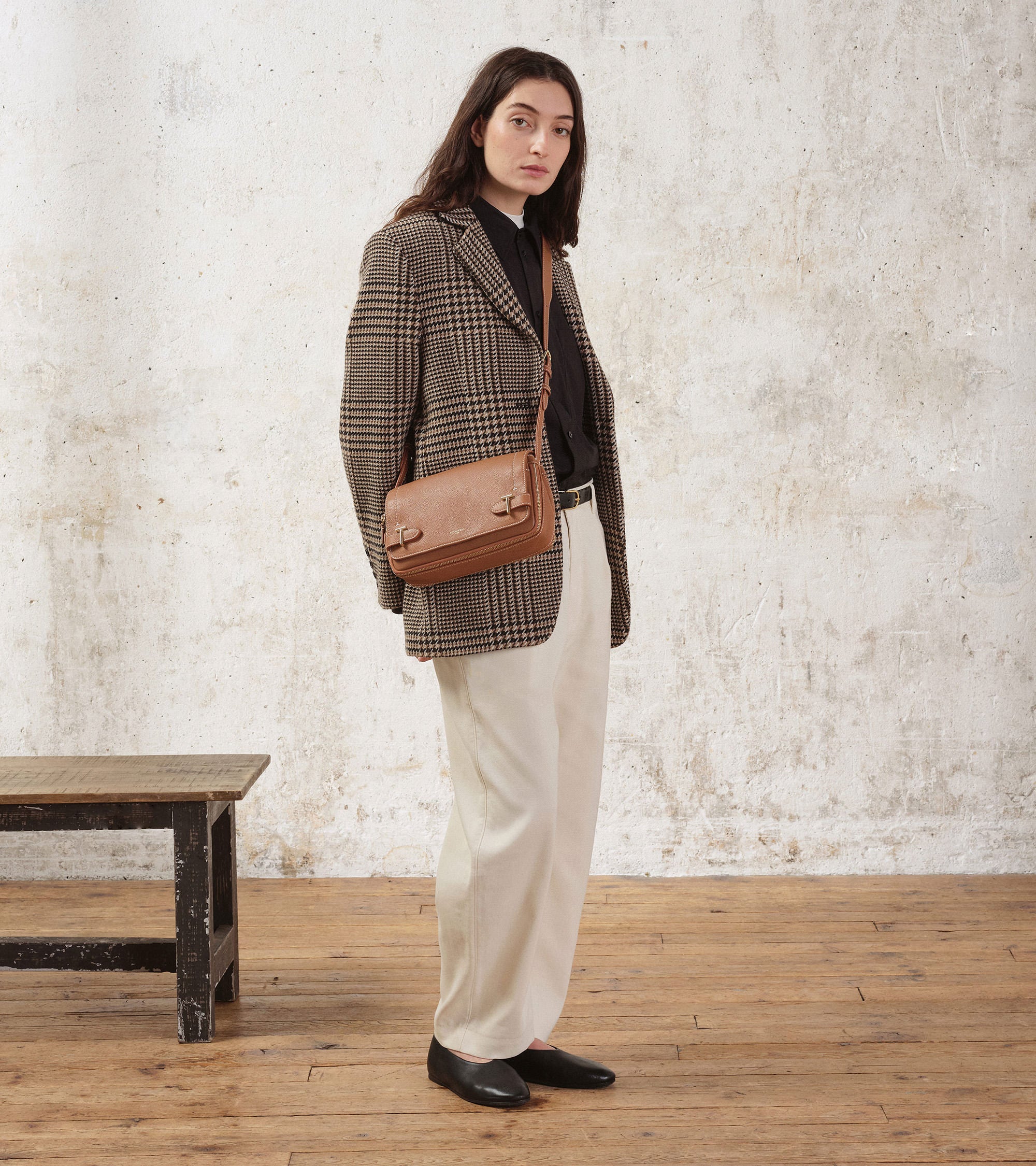 Simone small bag with crossbody strap in pebbled leather