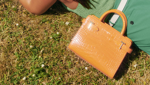 Le cuir croco brillant