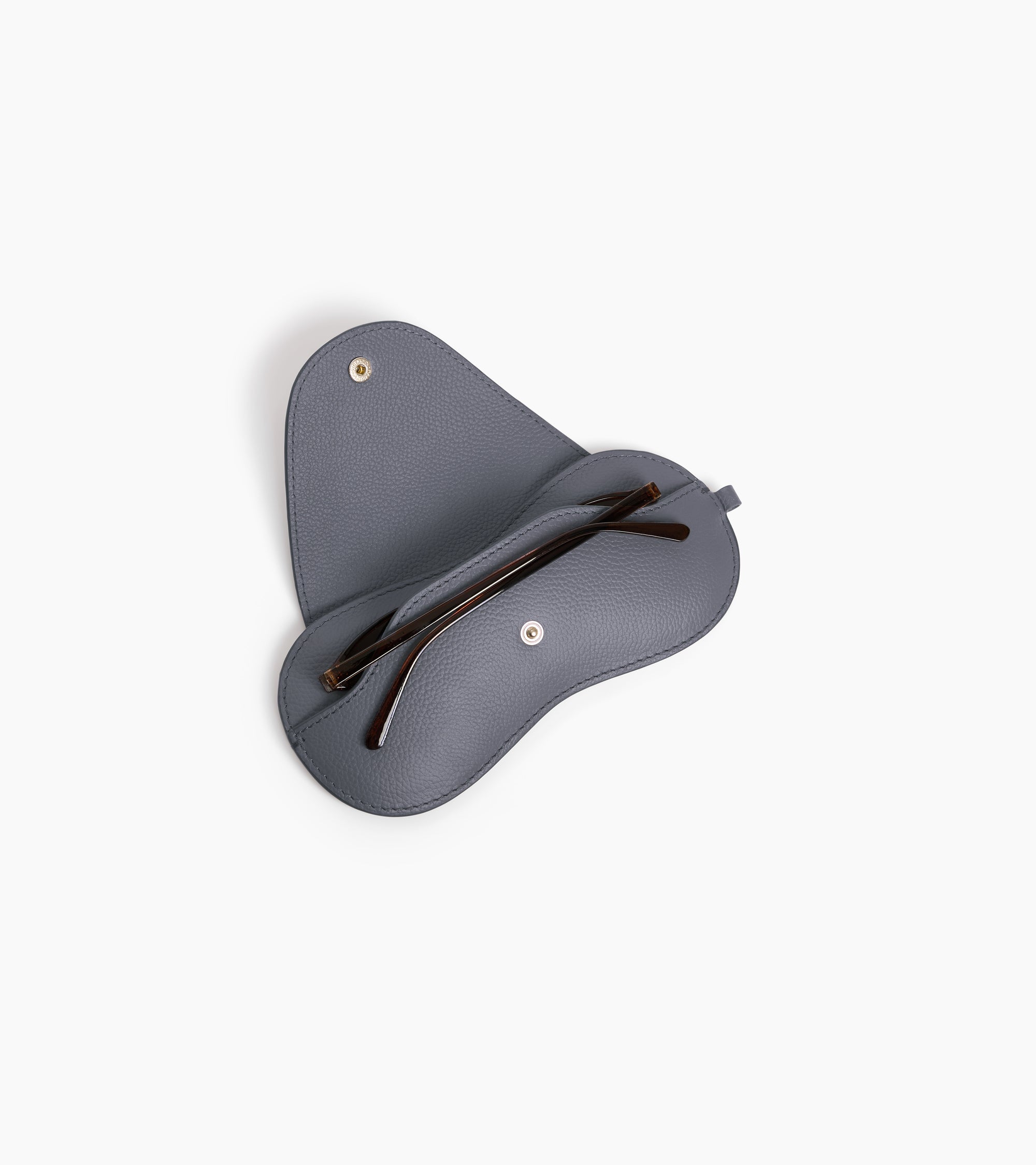 Glasses case with charms in grained leather