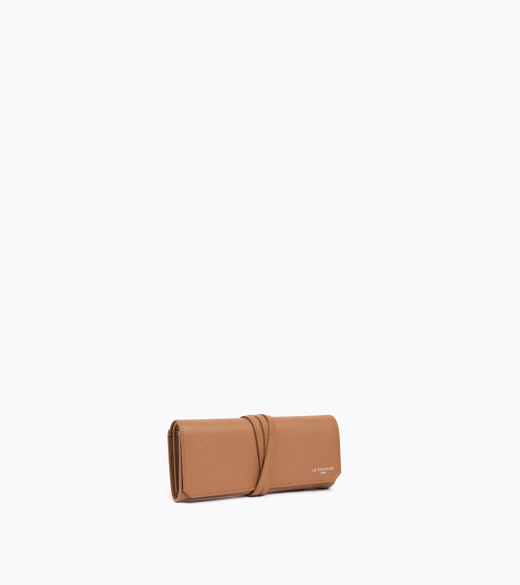 Three-slot travel watch case in grained leather