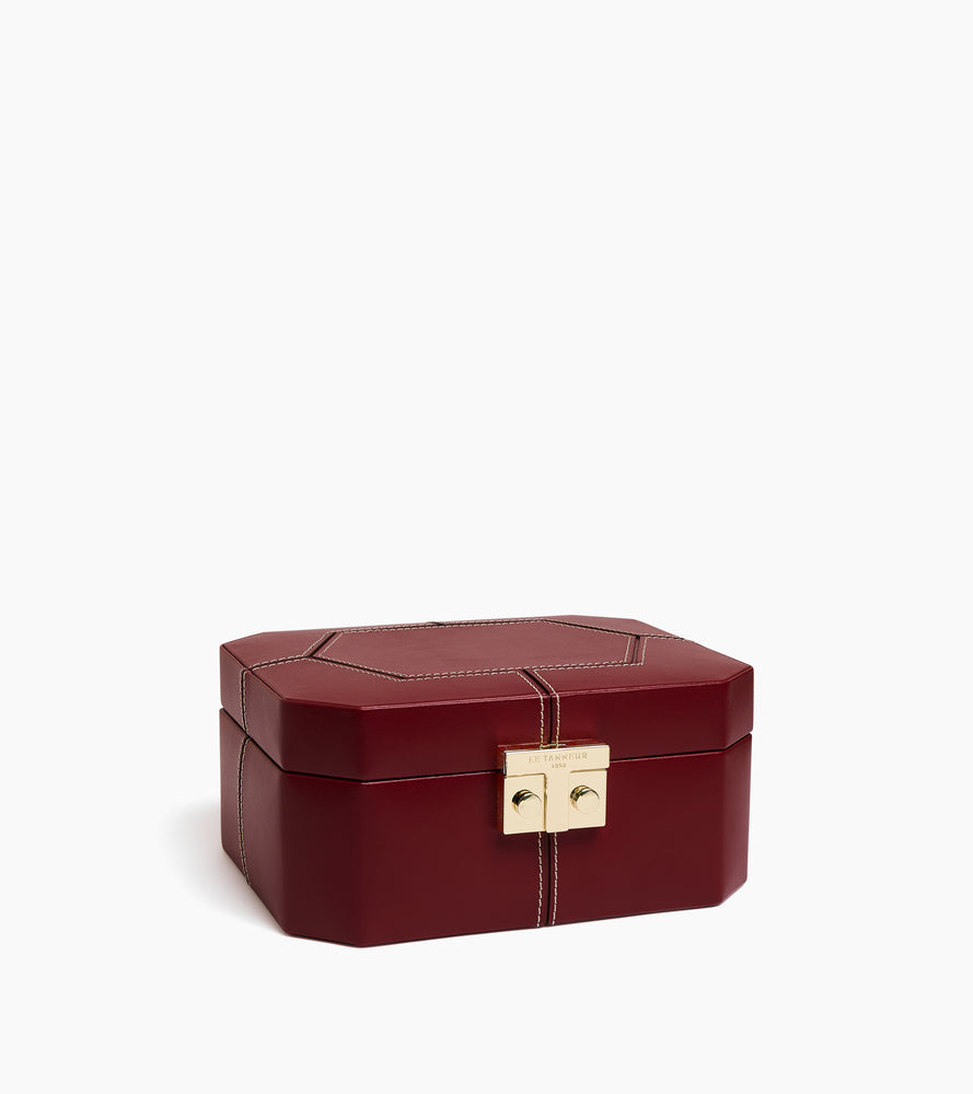 Small jewellery box with T-clasp in leather