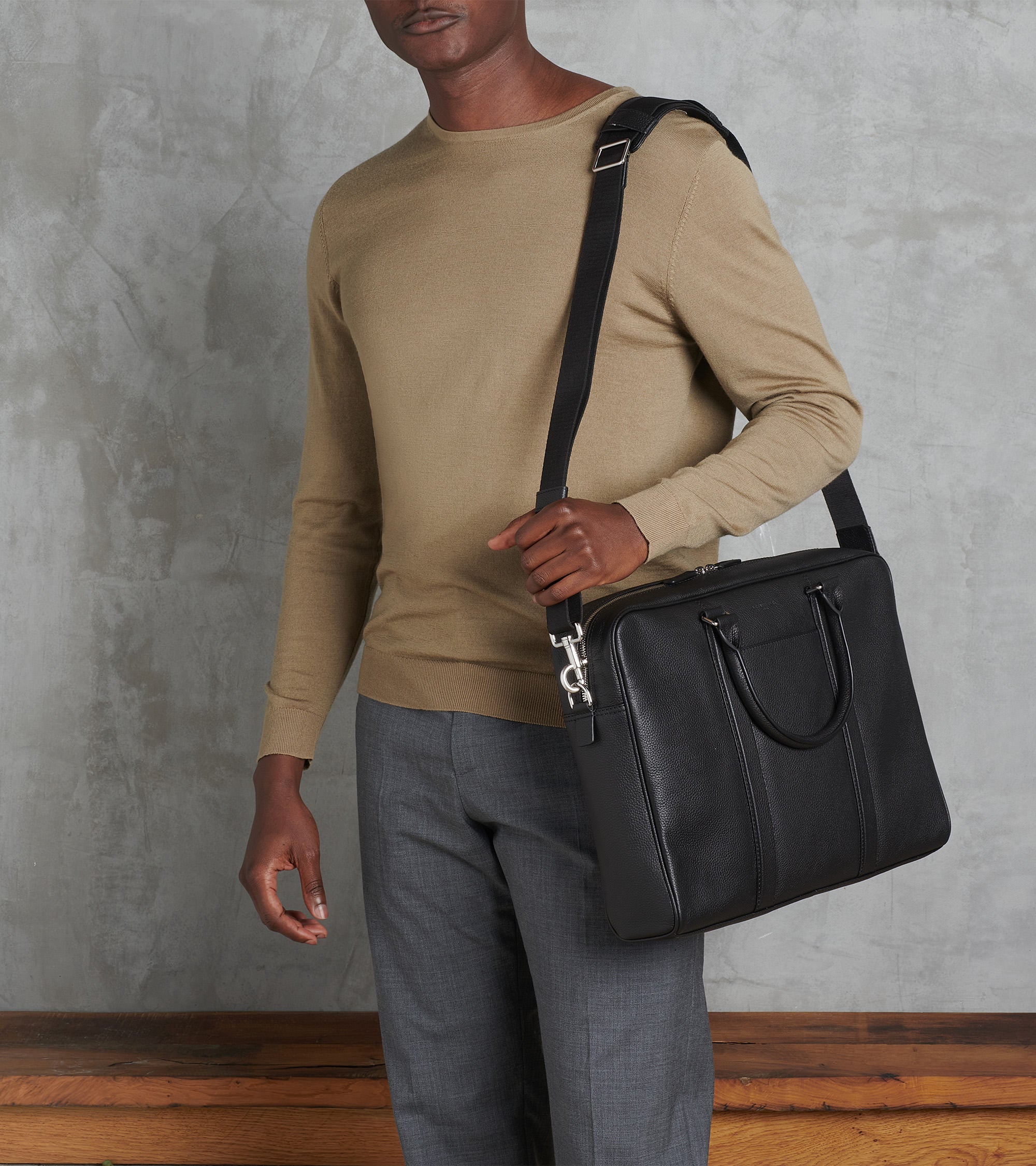 Charles 17" briefcase in grained leather large size