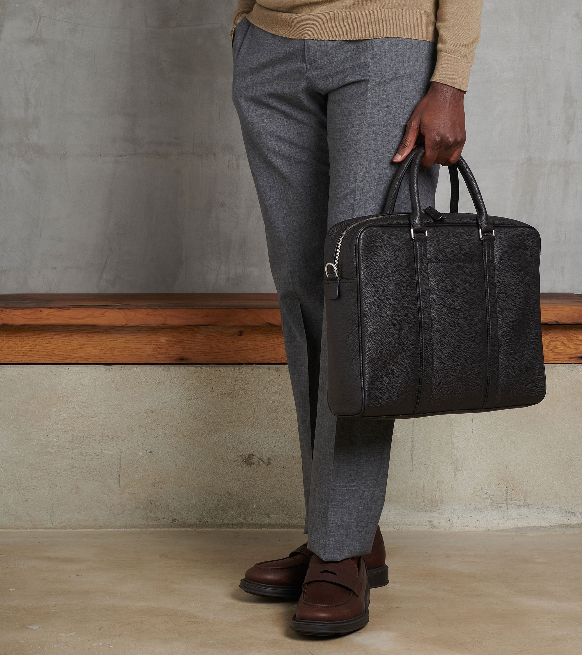 Charles 17" briefcase in grained leather large size