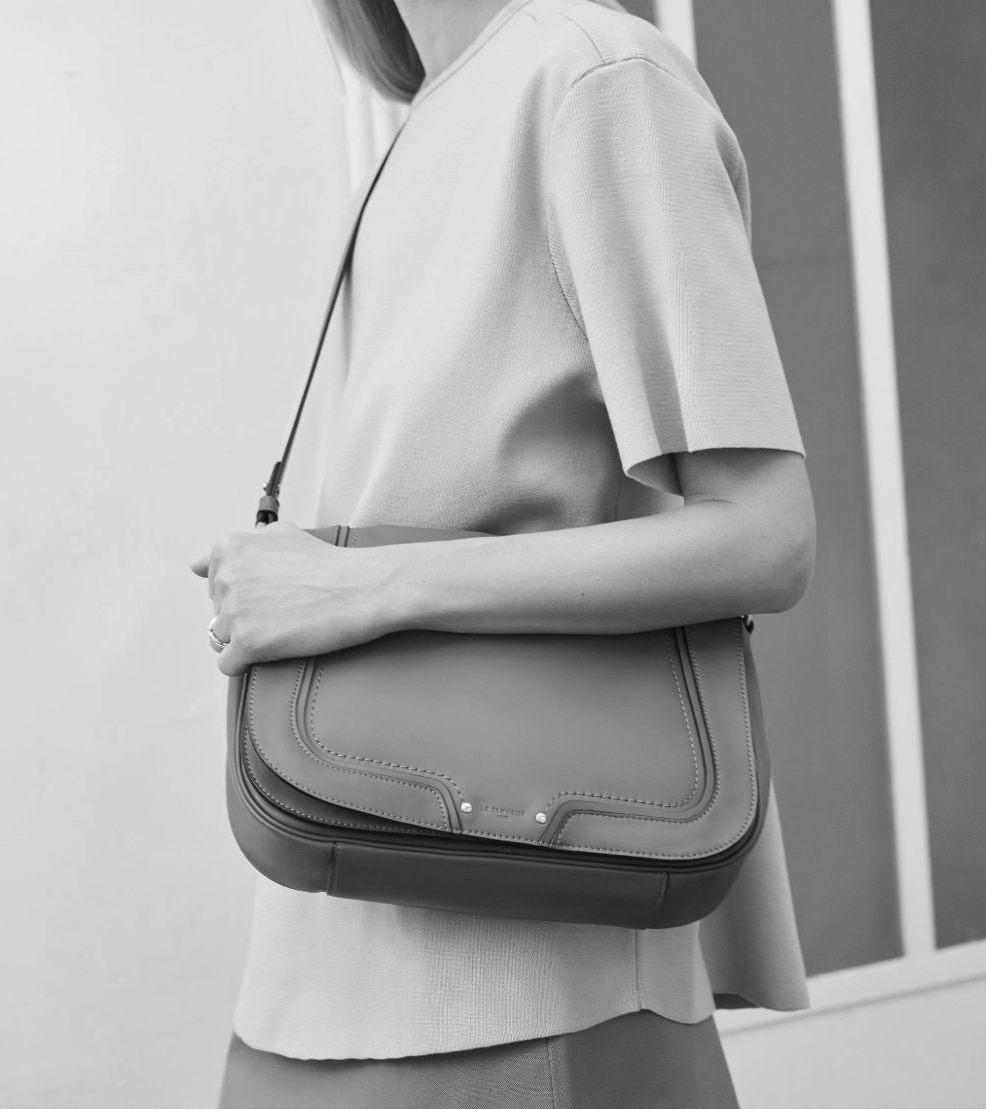 Héloïse large crossbody bag in smooth leather