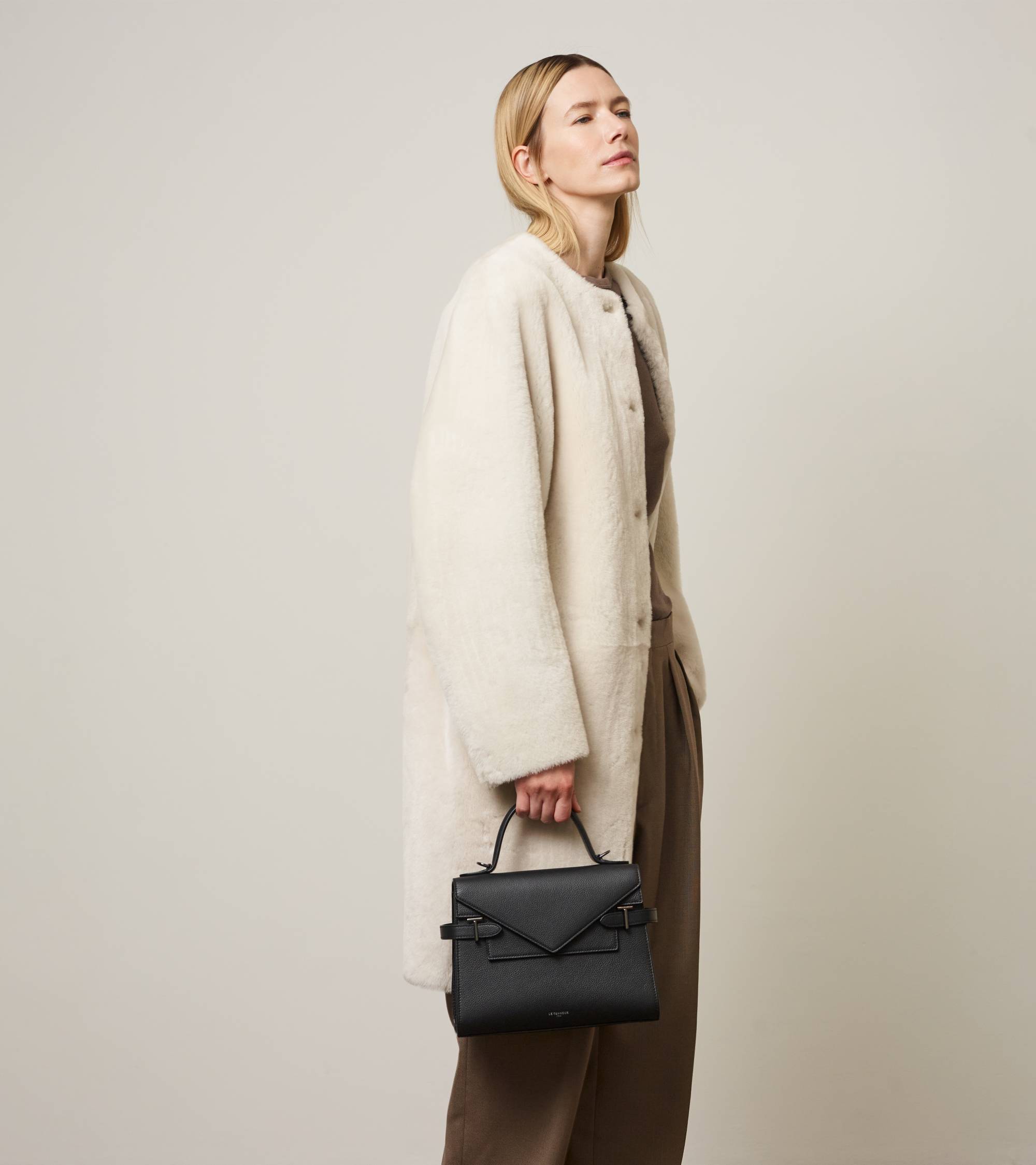 Emilie medium handbag with double flap in grained leather