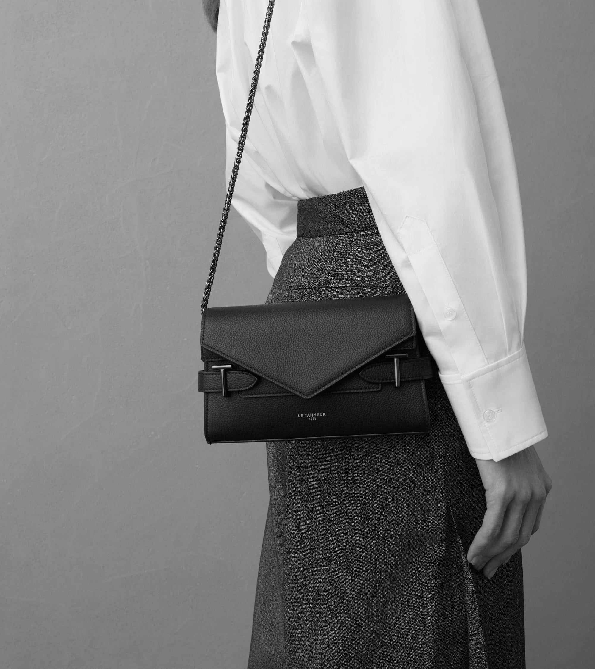 Bolso de mano Emilie con doble solapa y bandolera en piel granulada