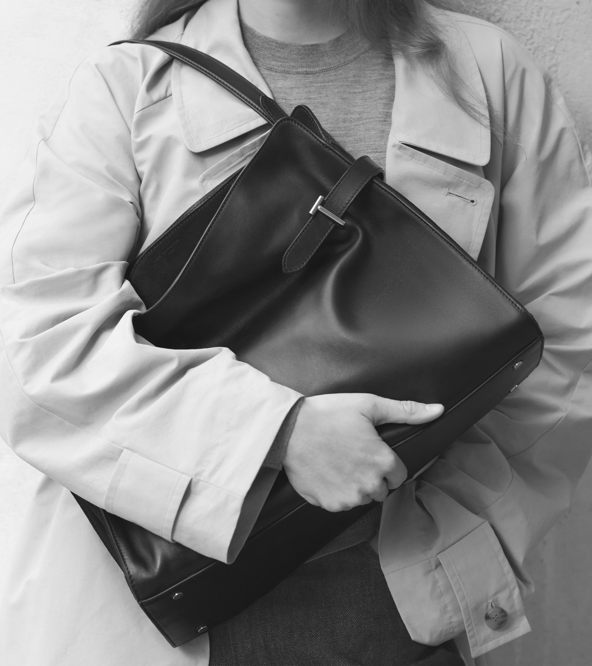 Bolsa de hombro modelo maxi Emie en cuero liso y nobuk