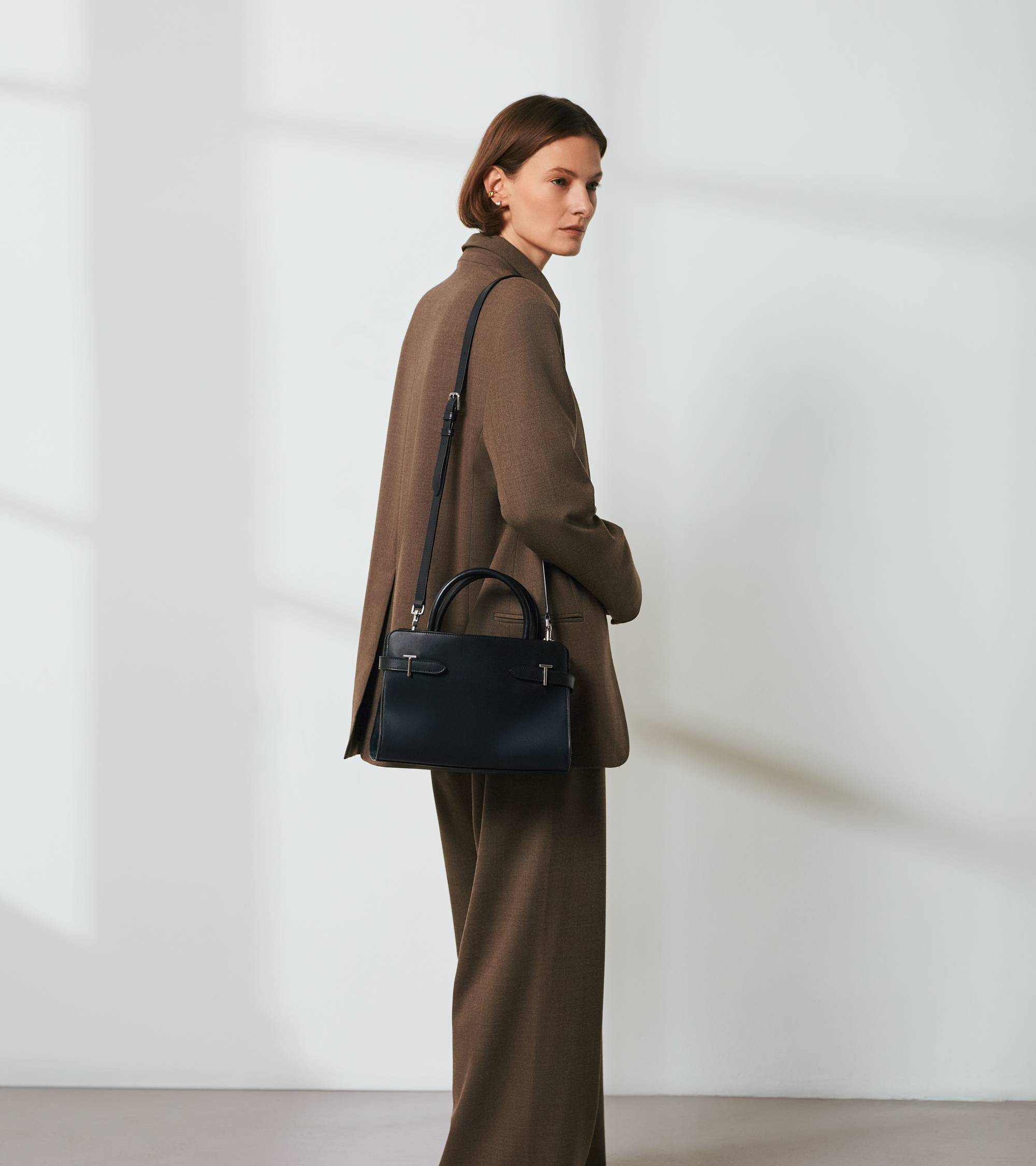 Emie medium handbag in smooth leather and suede