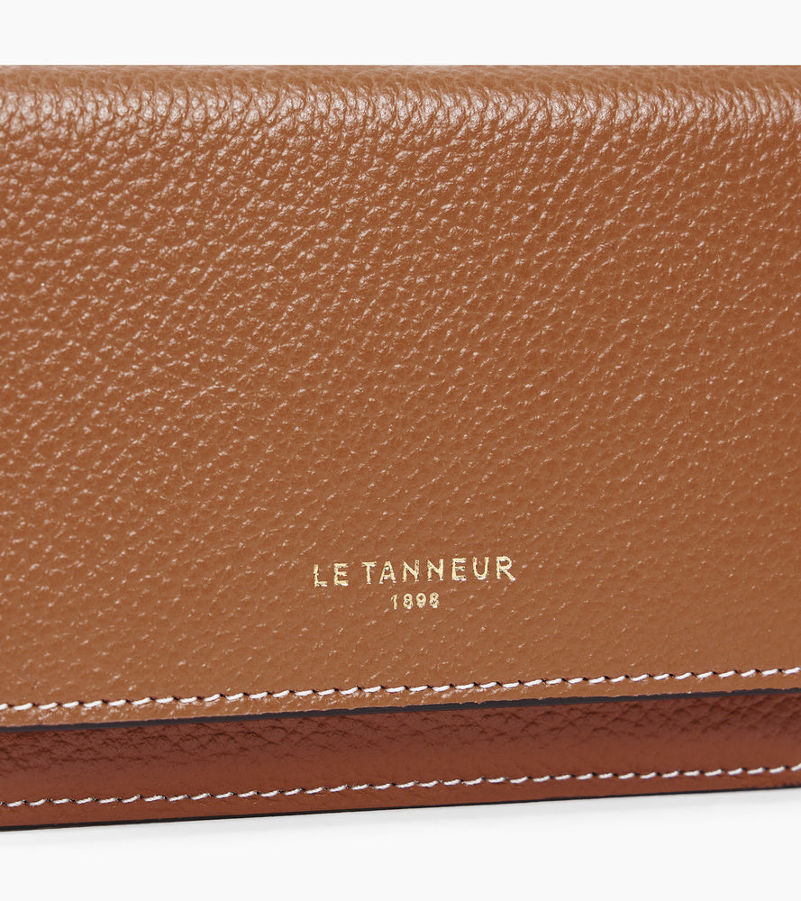 Emilie card holder in grained leather with flap