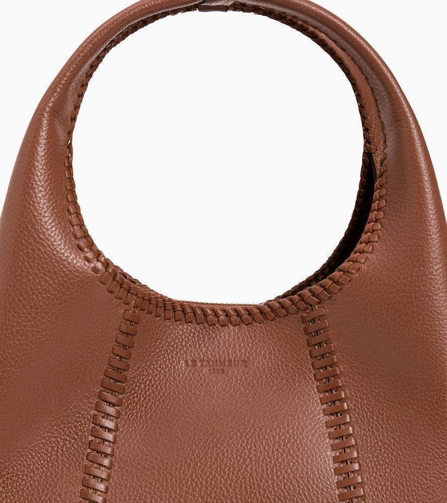 Juliette small handbag in grained leather with topstitching