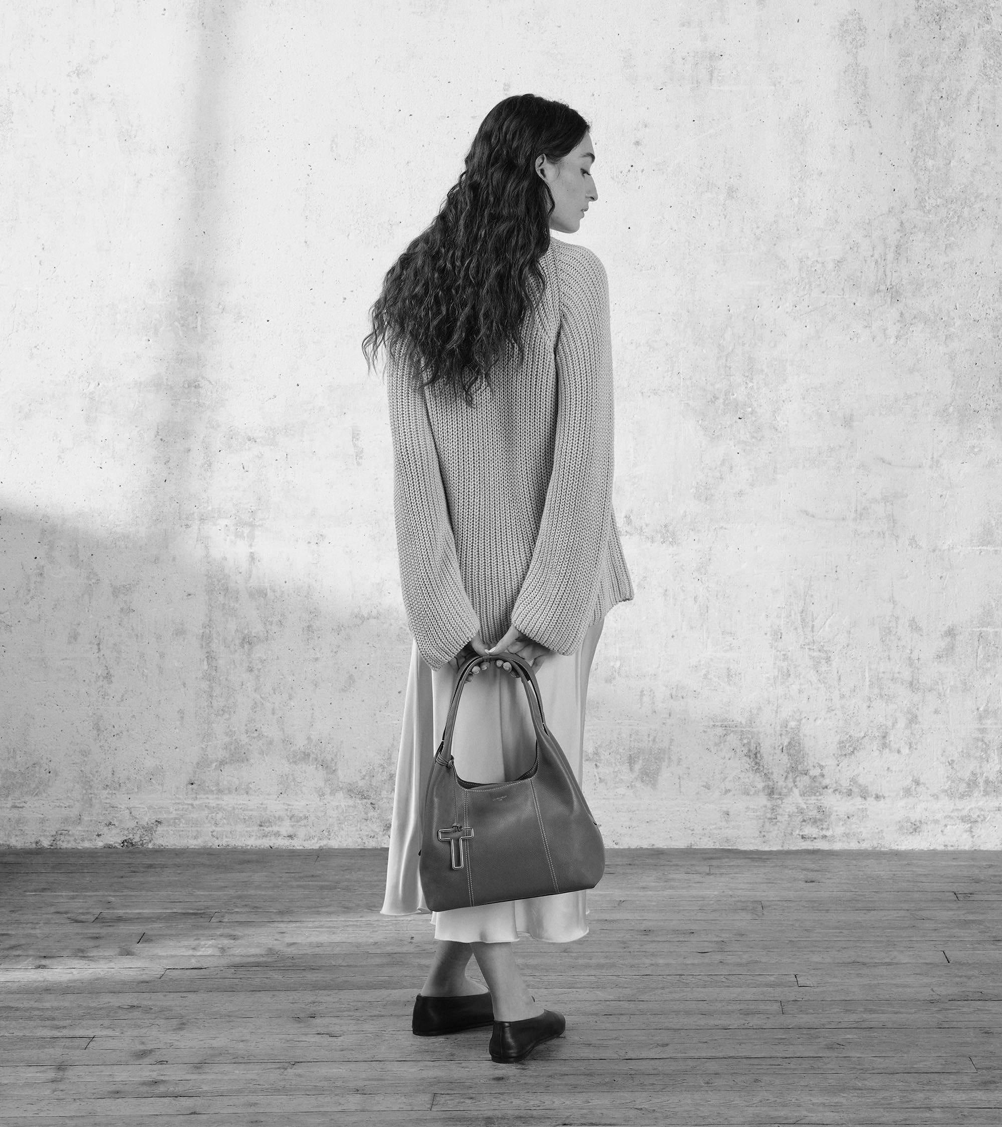 Juliette medium-sized shoulder bag in pebbled leather