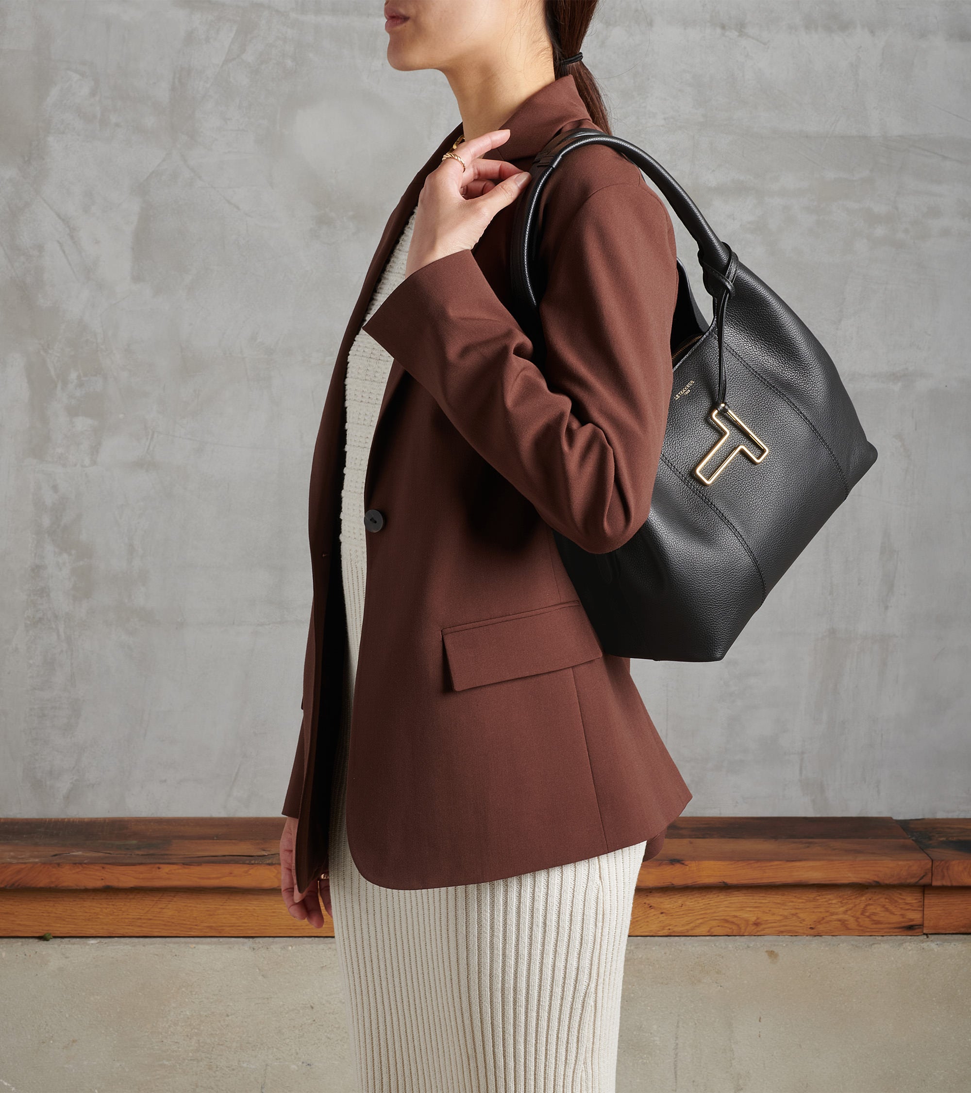 Medium Juliette pebbled leather shoulder bag