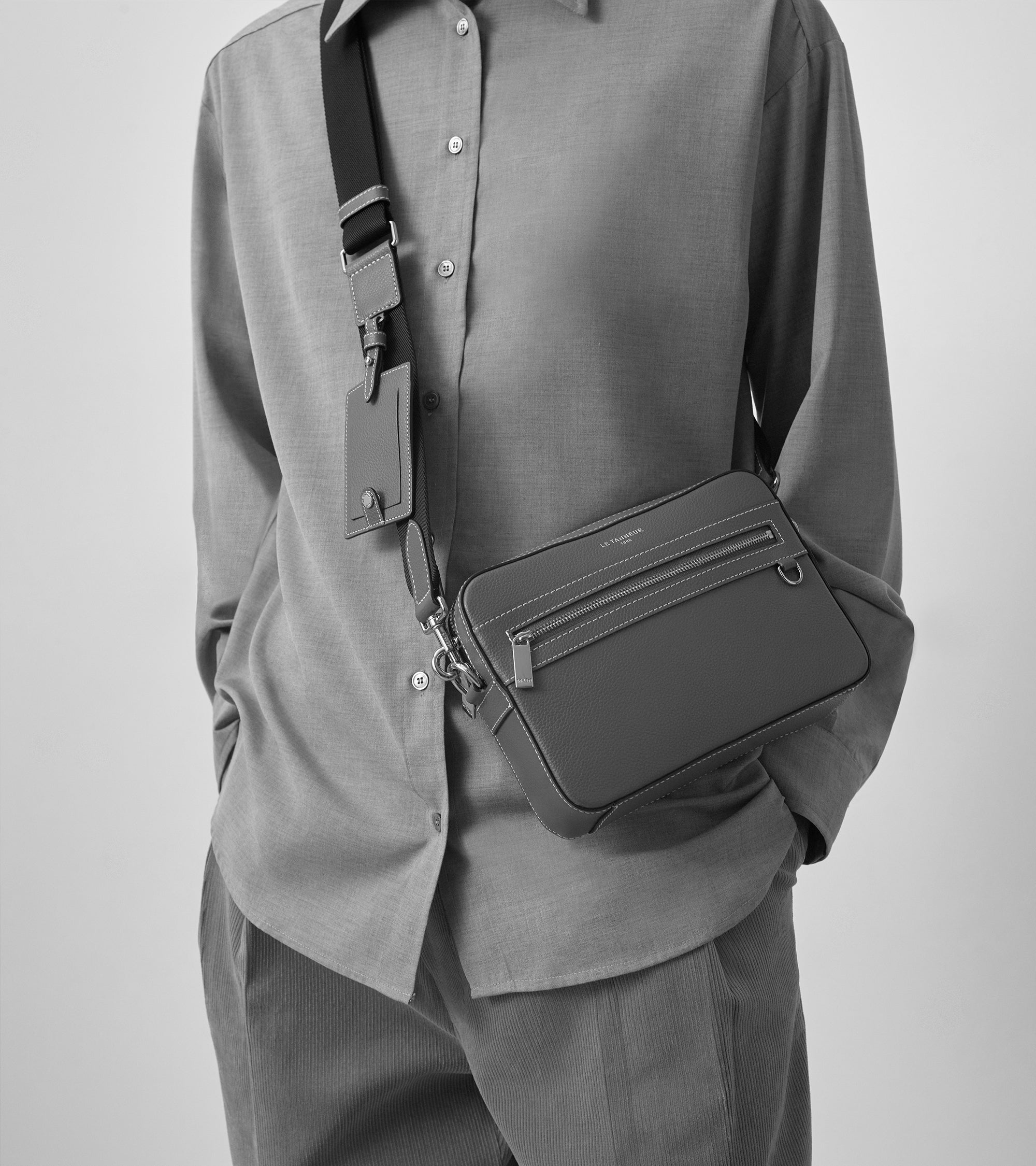 Emile camera bag in grained leather