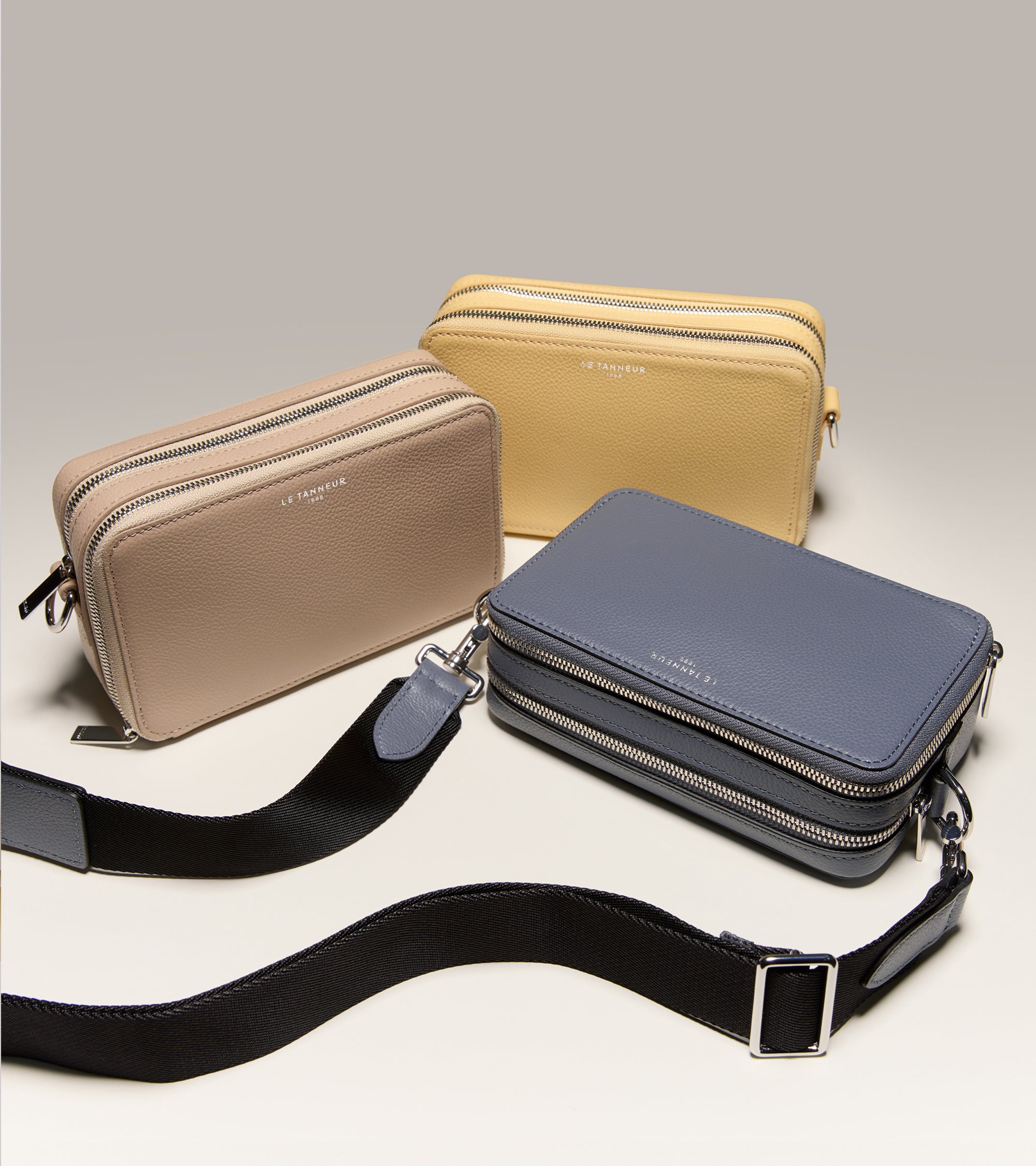 Emile small 2-compartment pouch in grained leather