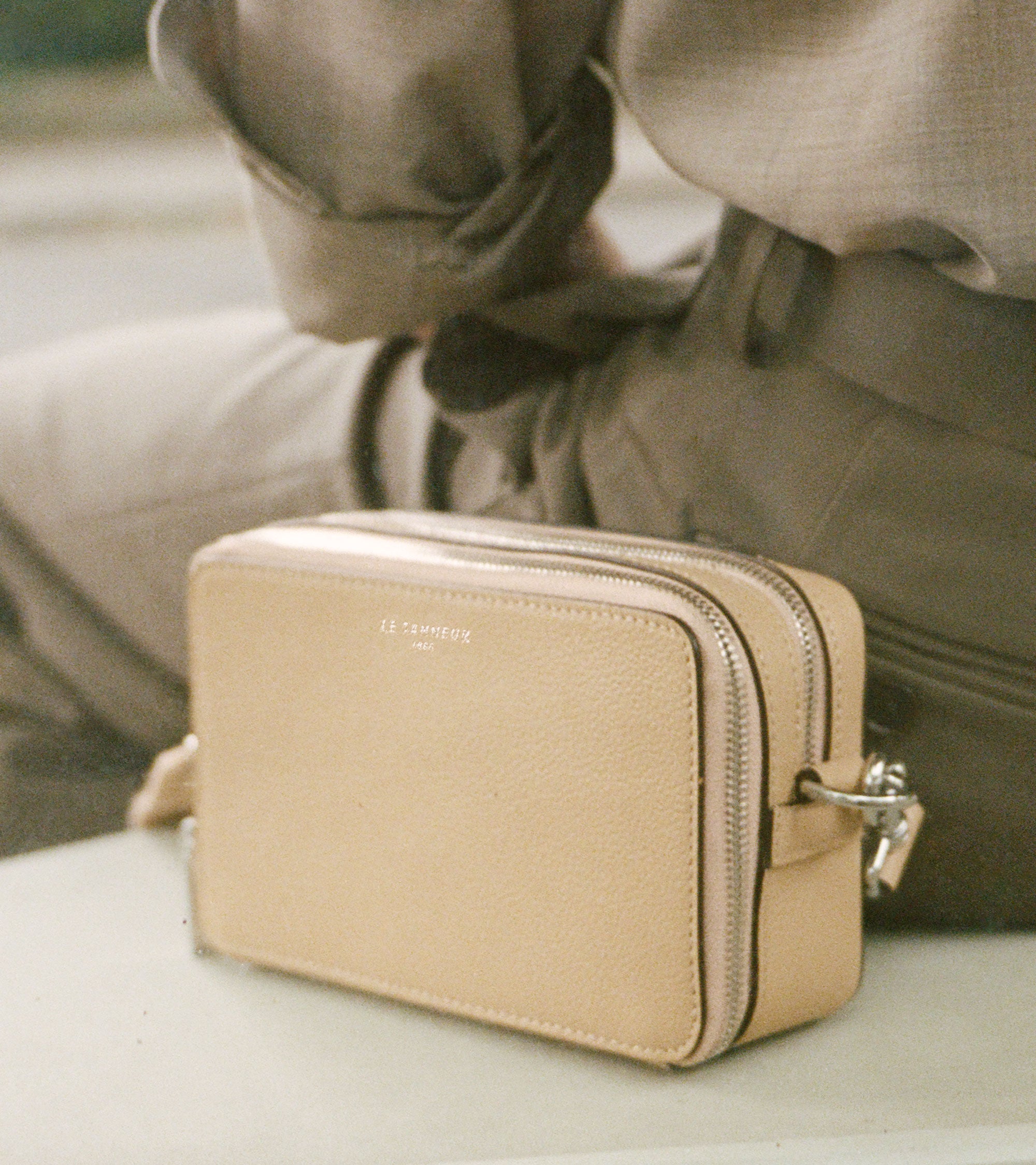 Emile small 2-compartment satchel in grained leather