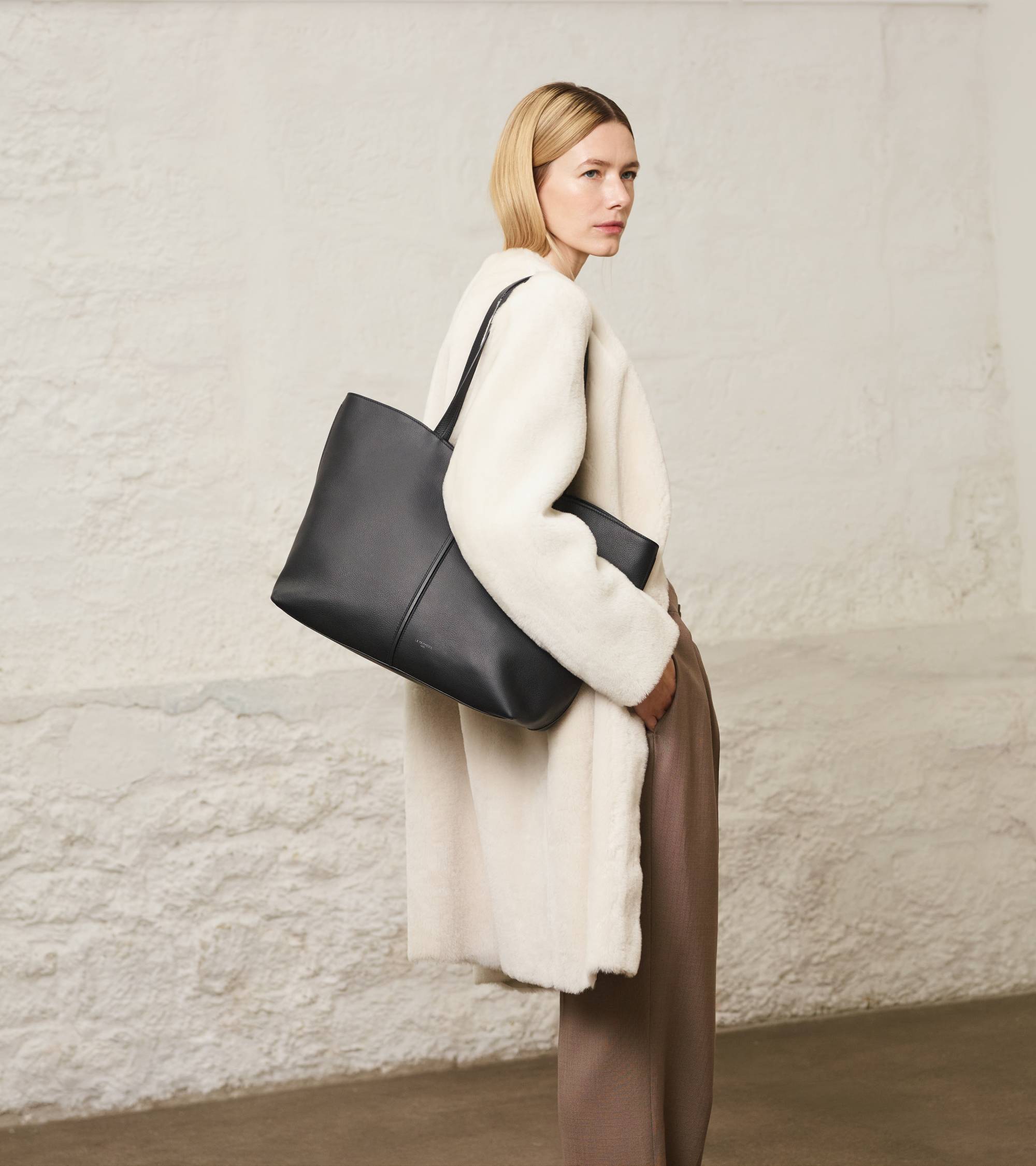 Hortense large tote bag in double-face grained leather
